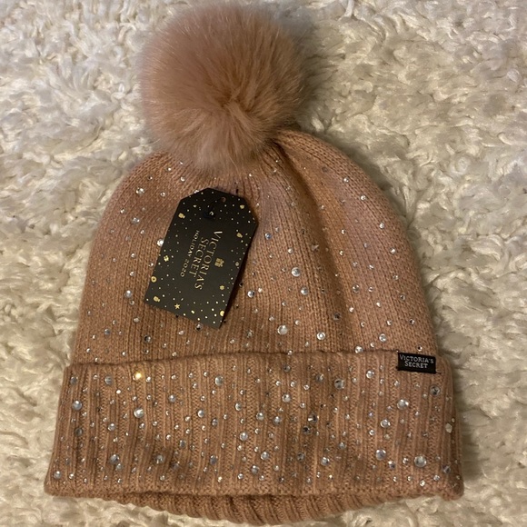 Victoria's Secret Accessories - Victoria’s Secret pom pom hat NWT